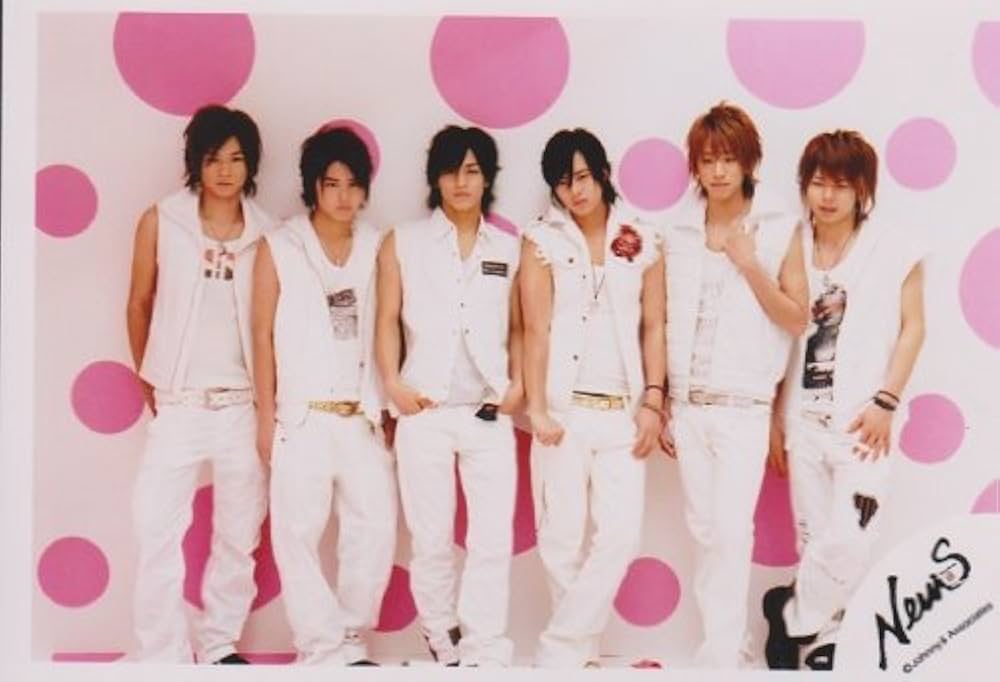 Amazon.co.jp: ジャニーズ公式生写真 NEWS【集合】ニュース : 本