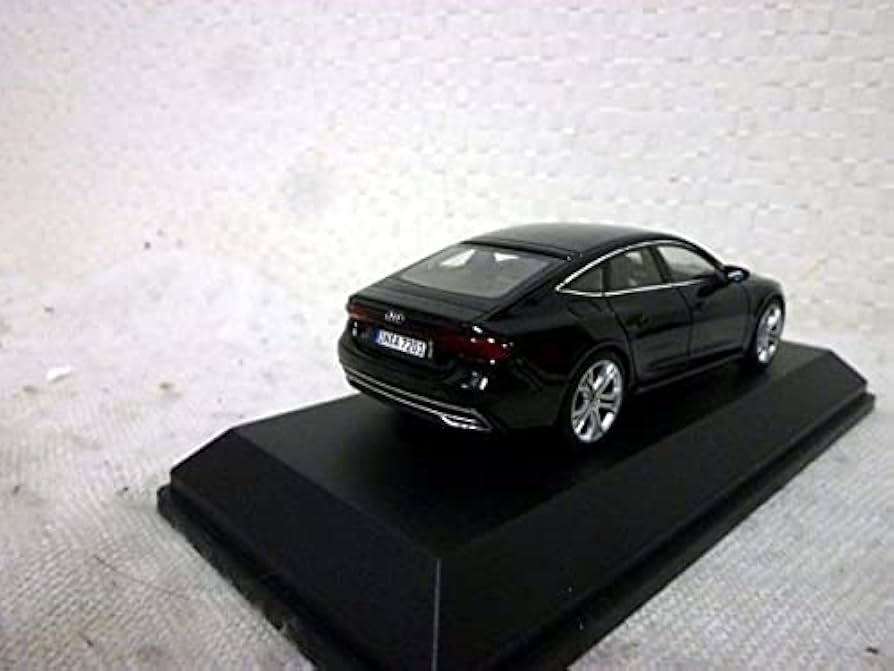 Amazon.co.jp: アウディ A7 スポーツバック 1/43 ミニカー 黒 AUDI