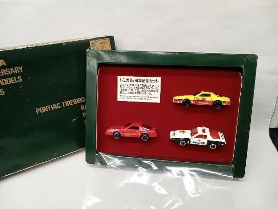 Amazon.co.jp: トミカ 15周年記念セット(3台セット) 幻のトミカ : おもちゃ