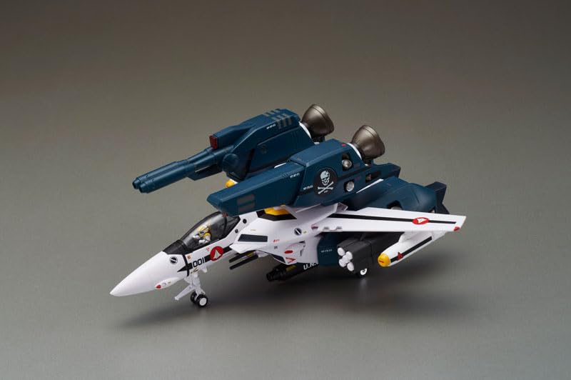 Amazon.co.jp: 超時空要塞マクロス 完全変形VF-1Sストライクバルキリー