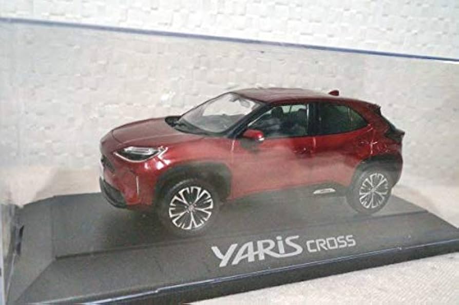 Amazon | トヨタ カラーサンプル ヤリスクロス 1/30 ミニカー 非売品