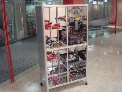 Amazon.co.jp: 【移動キャスター付】 コレクションケース（シルバー