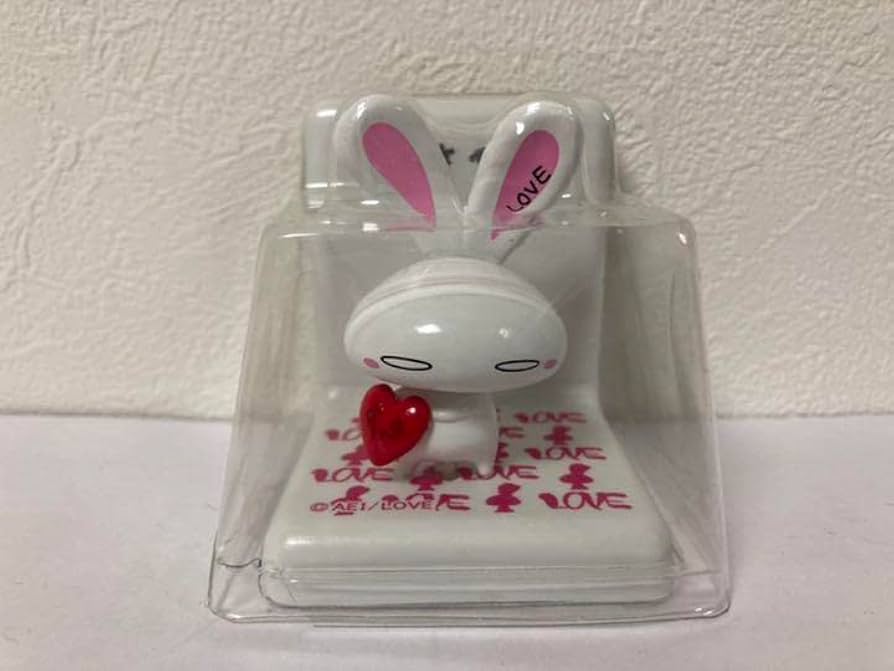 Amazon.co.jp: 大塚愛 グッズ LOVE うさぎ 置物 フィギュア 人形