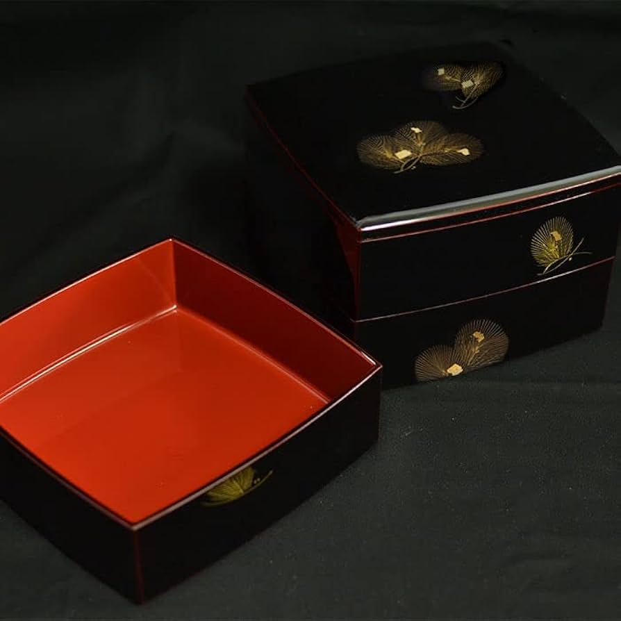 Amazon | 3段重箱 胴張 溜 箔沈金松 6寸三段重 越前漆器 日本製 | 漆器