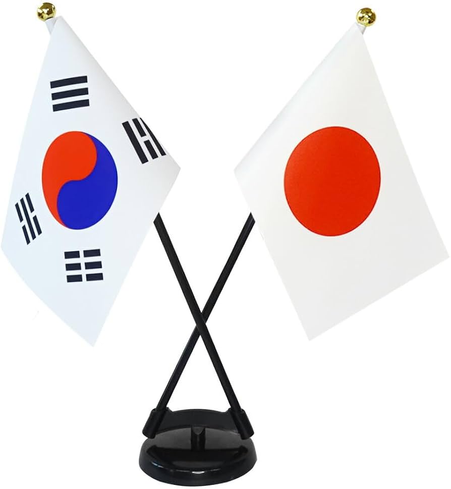 Amazon | TOSPA 大韓民国 韓国 ×日本 国旗 ミニフラッグ 2本立てクロス