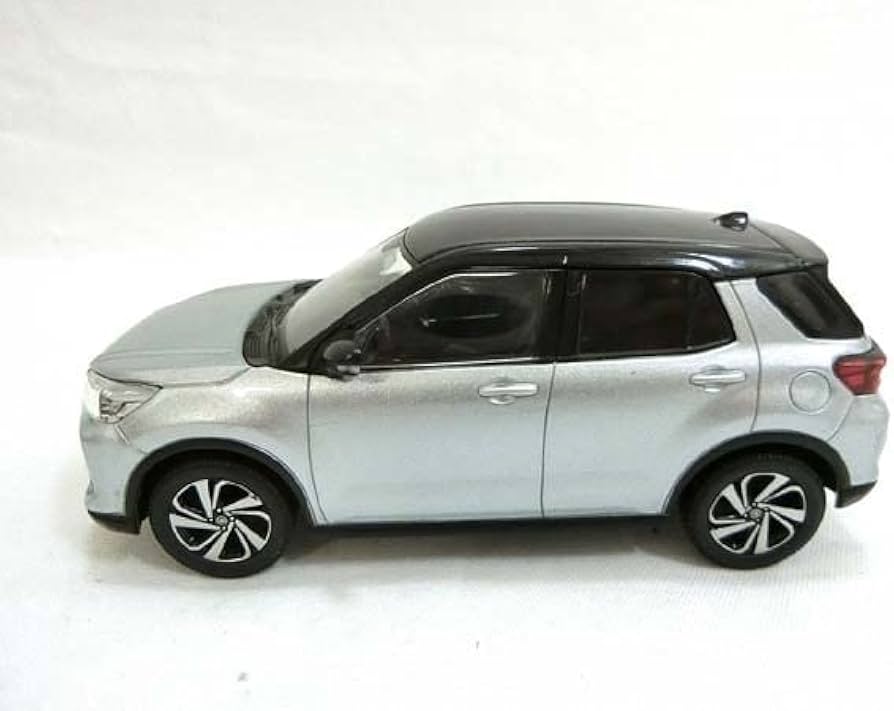 Amazon | ミニカー トヨタ TOYOTA ライズ RAIZE グレー×ブラック 1/30
