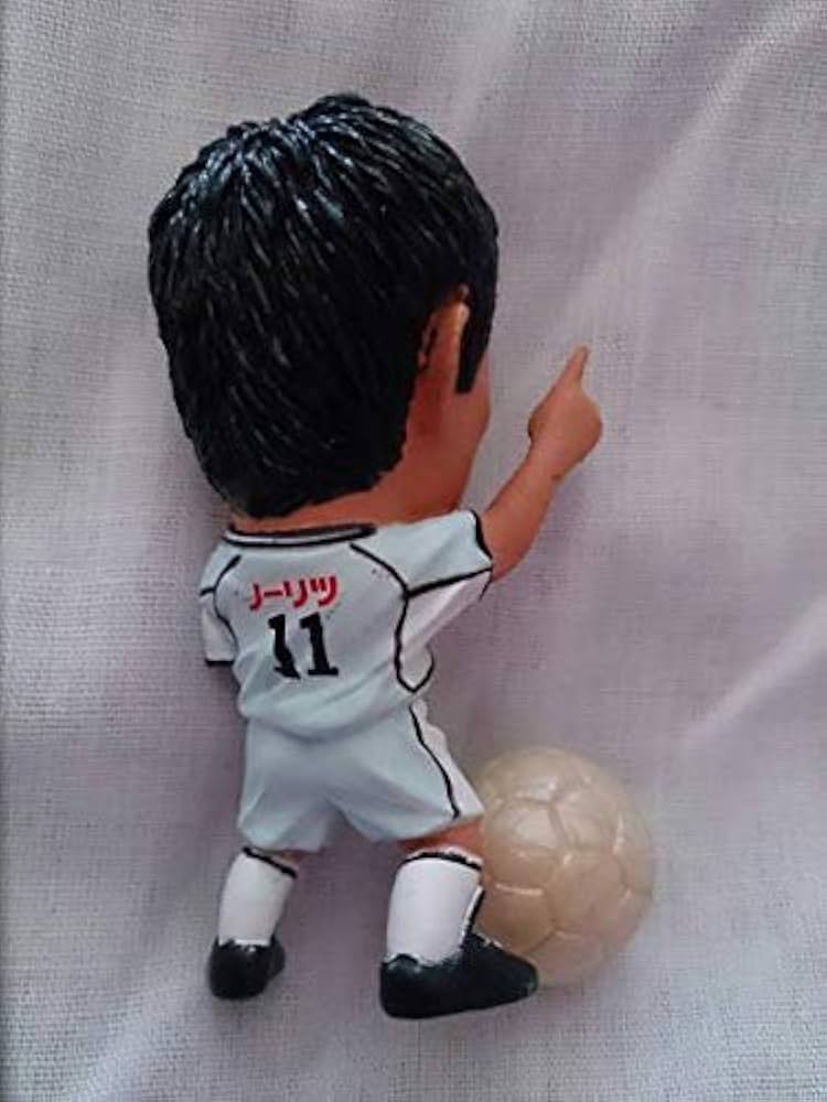 Amazon.co.jp: サッカーフィギュア ヴィッセル神戸11番 三浦知良 三浦