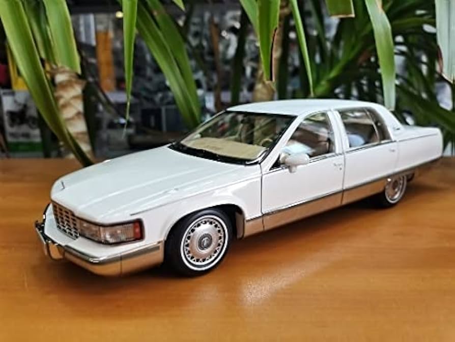 Amazon | 1/18 キャデラック フリートウッド Brougham 1992-1994 WH