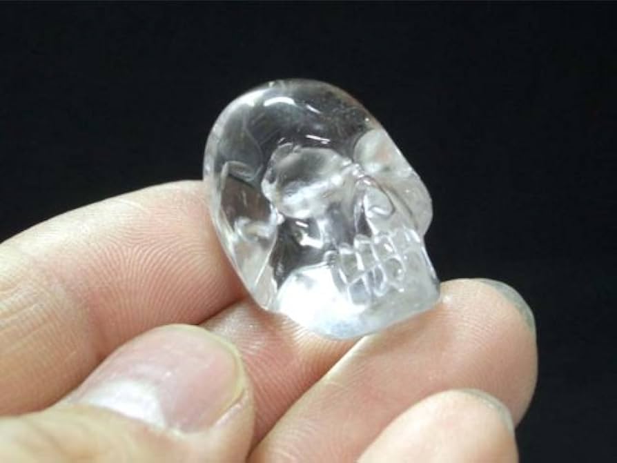 Amazon.co.jp: ブラジル産天然 本水晶 ドクロ （クリスタルスカル