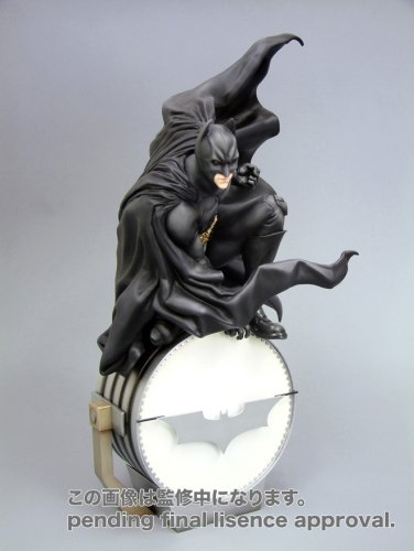 Amazon.co.jp: コトブキヤ THE DARK KNIGHT ARTFX バットマン