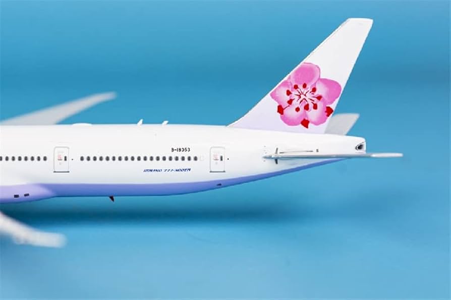 Amazon.com: Phoenix China Airlines for Boeing 777-300ER B-18053 1