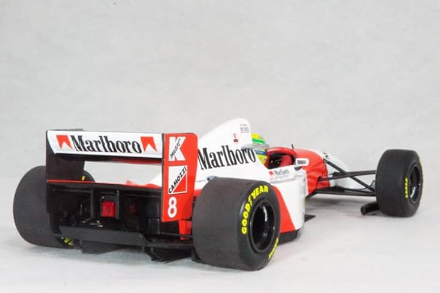 Amazon.co.jp: 1/18 マクラーレン MP4/8 / A.セナ 1993 日本 GP 優勝