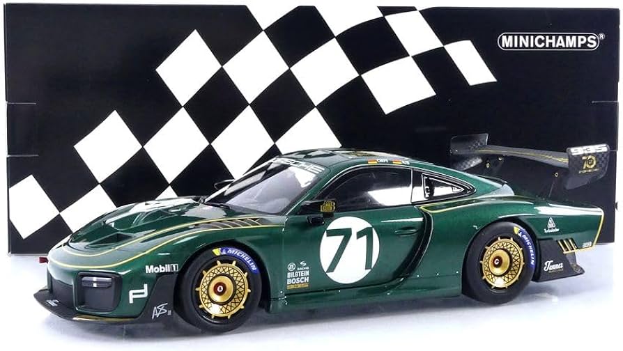 Amazon.com: Minichamps 155067571 1:18 Porsche 935/19-Tenner Racing