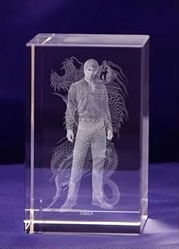 Amazon.co.jp: 龍が如く8 DXパック特典 3Dクリスタル 桐生一馬 : おもちゃ