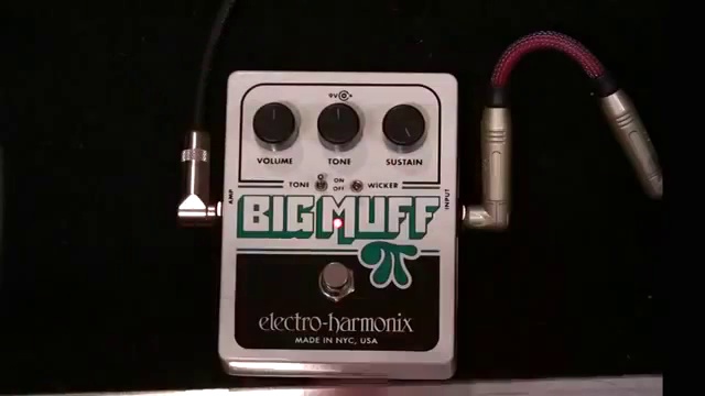 Amazon.com: Electro-Harmonix Big Muff Pi with Tone Wicker Fuzz