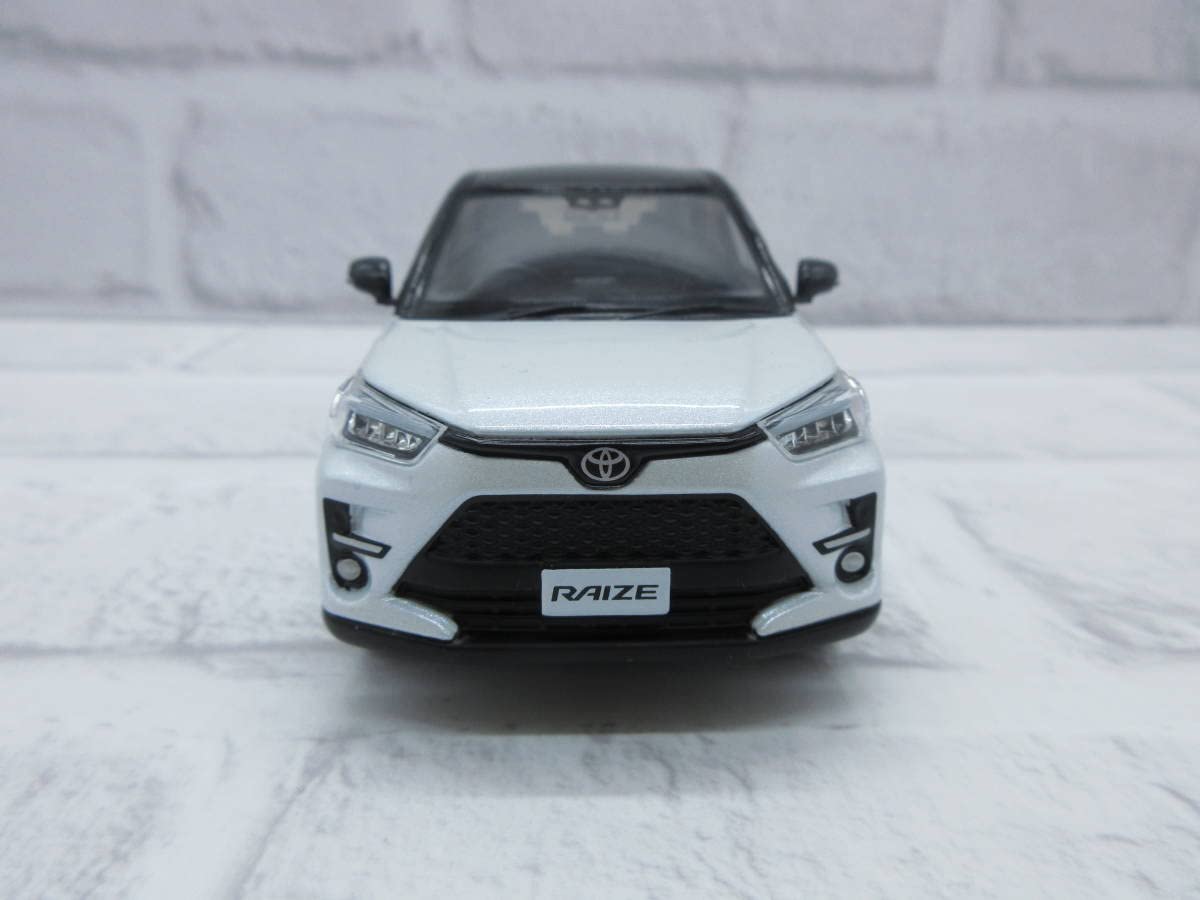 Amazon | ミニカー 1/30 トヨタ ライズ ホワイト×ブラック ディーラー
