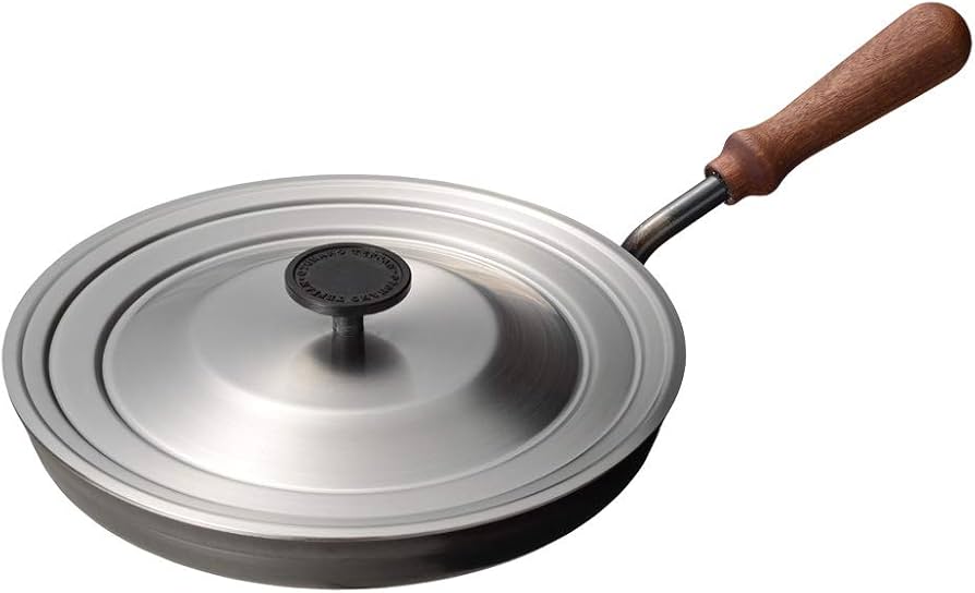 Amazon｜オークス 大人の鉄板 フライパン26cm 蓋付き[OTS8102