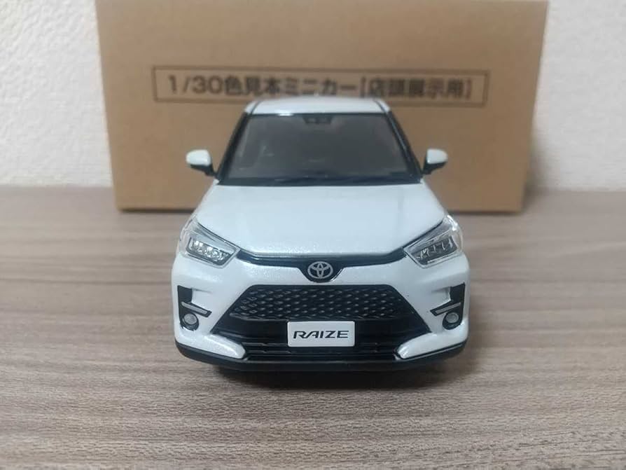 Amazon | 1/30 トヨタ ライズ カラーサンプルミニカー シャイニング