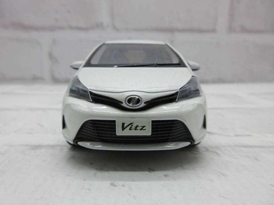 Amazon | ミニカー 1/30 ミニカー ヴィッツ Vitz 中期 ホワイトパール