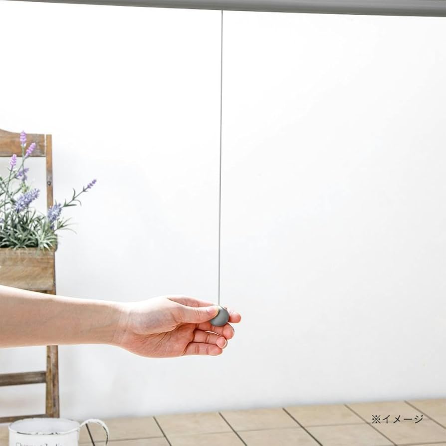 Amazon｜カインズ(CAINZ) 淡い色の遮光プルコード式ロールスクリーン