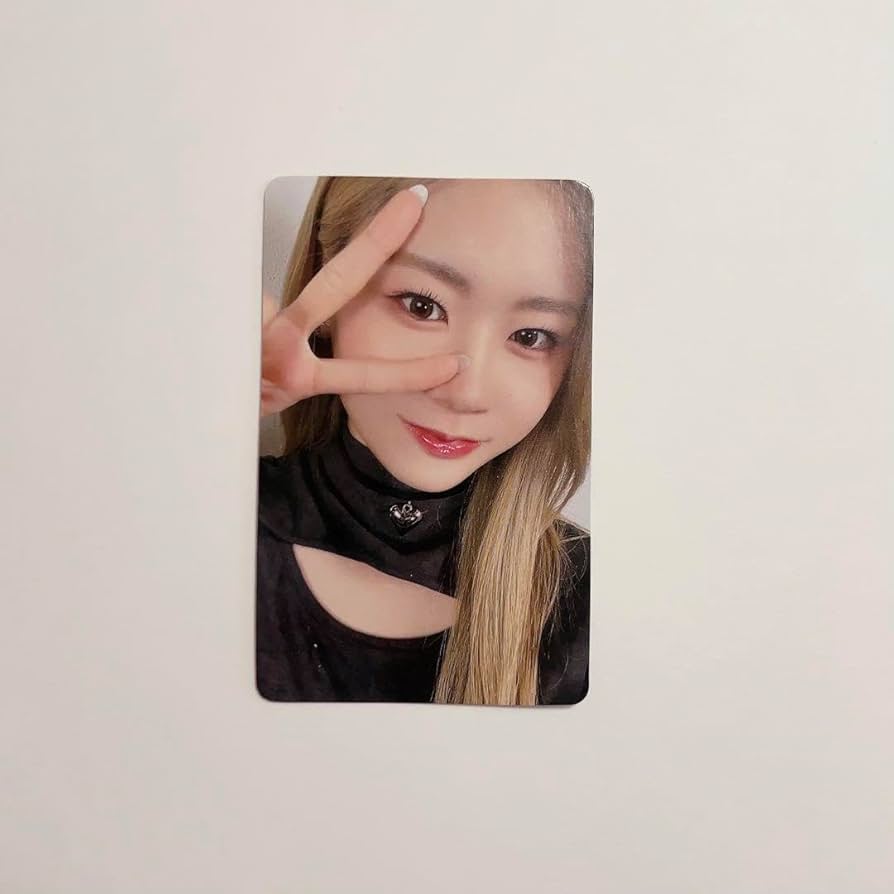 Amazon.co.jp: ME:I ミーアイ 佐々木心菜 トレカ W会員 : おもちゃ