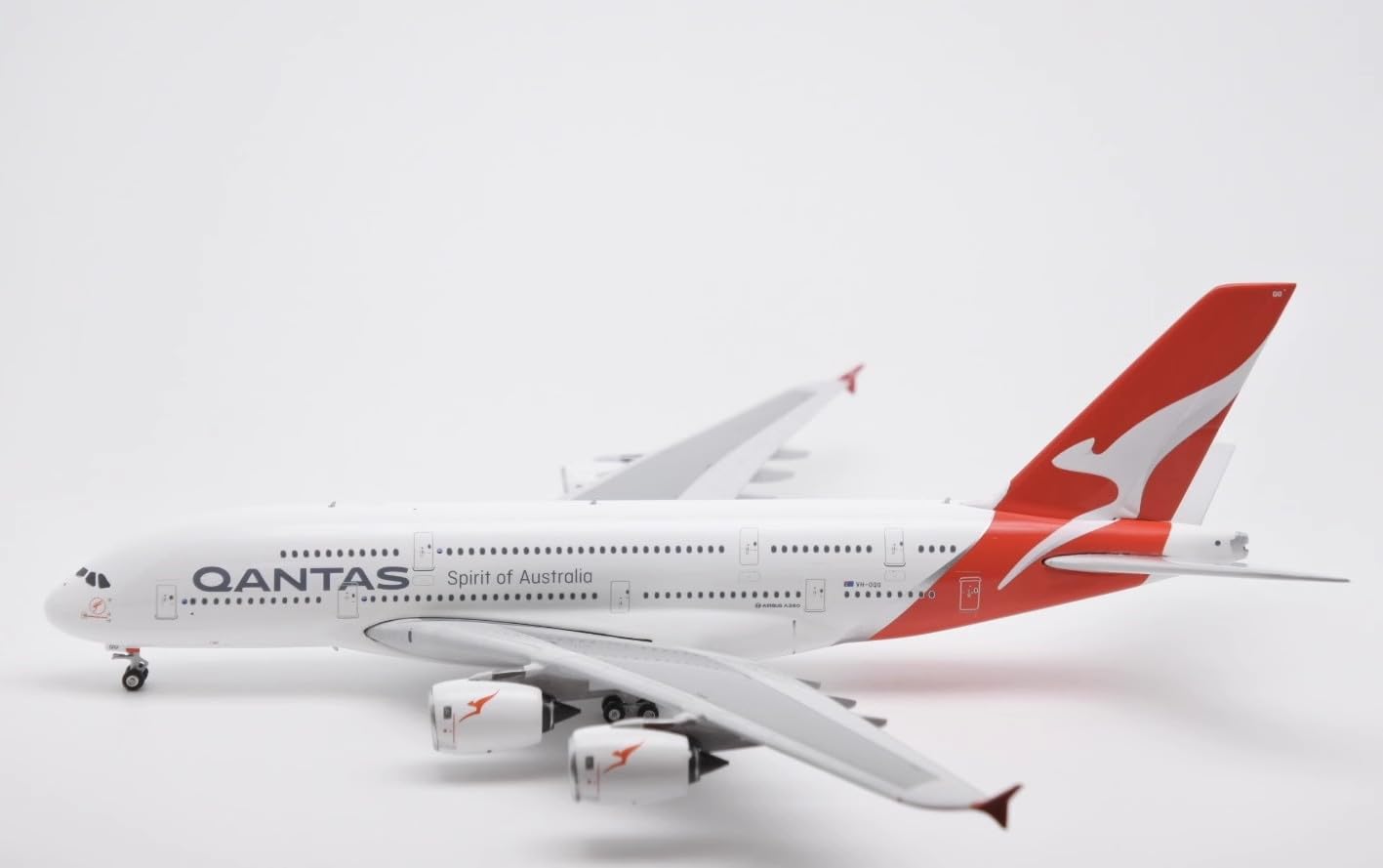 Amazon | Phoenix 1:400 PH04366 Qantas カンタス航空 Airbus A380 VH