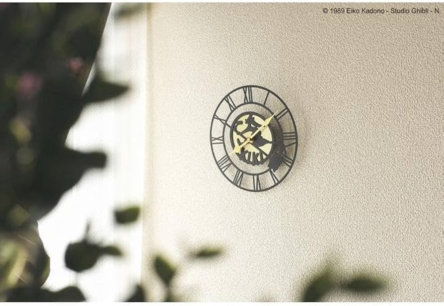 Amazon.co.jp: 魔女の宅急便 掛け時計 キキの看板 : ホーム＆キッチン