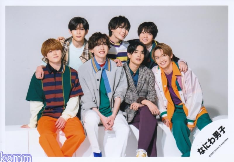 Amazon.co.jp: なにわ男子 公式 生 写真（集合）J01856 : おもちゃ