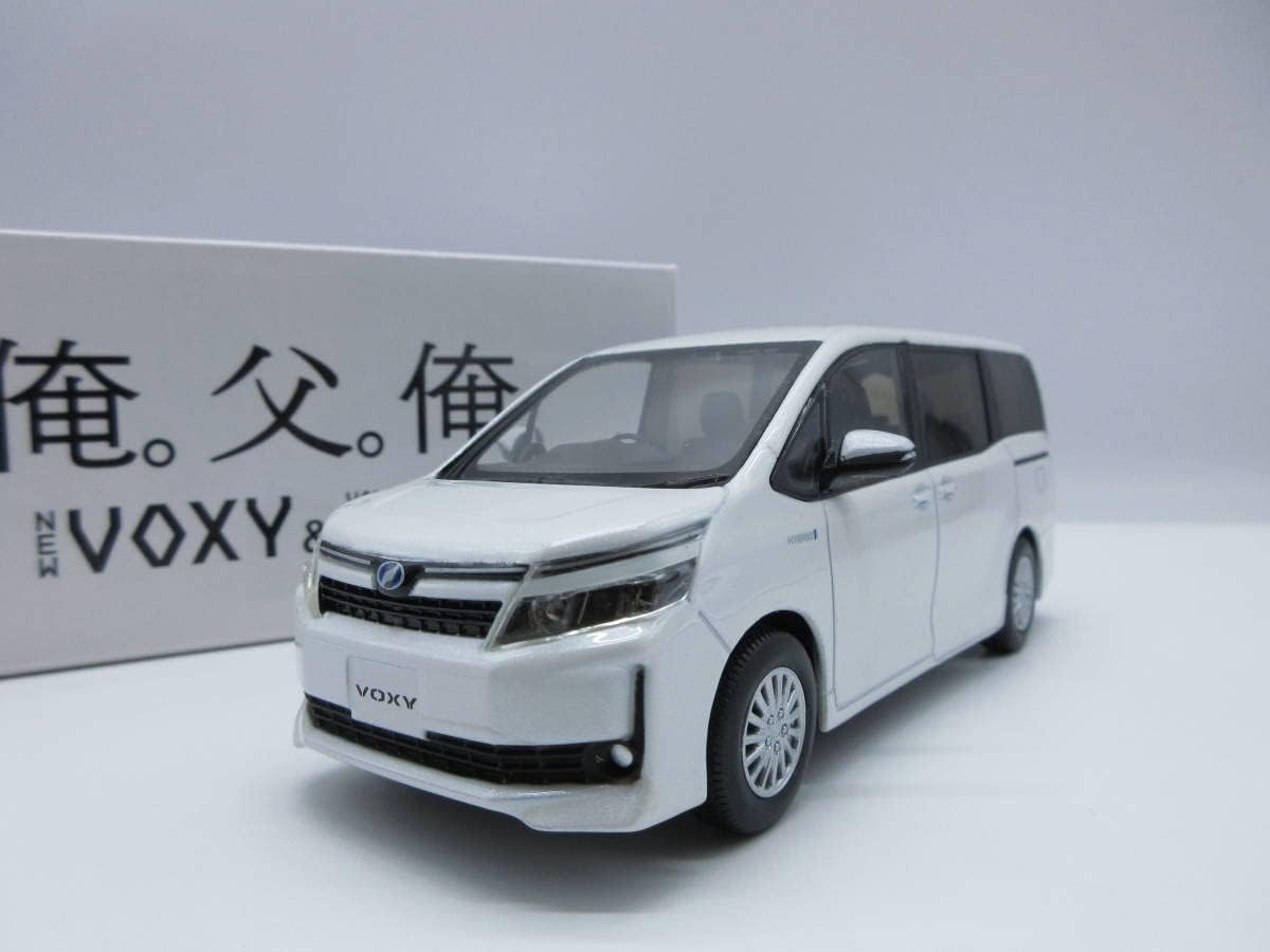 VOXY 1/30色 見本ミニカー ホワイトパールクリスタルシャイン トヨタ