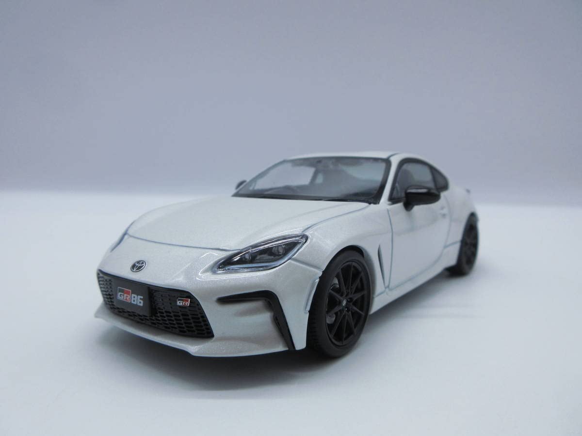 Amazon | 1/30 トヨタ 新型GR86 クリスタルホワイトパール カラー