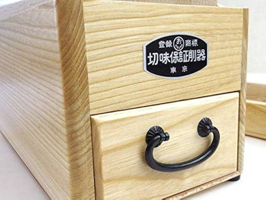 Amazon | かつお節削り器 (弁次郎) 鰹節が小さくなっても安全に