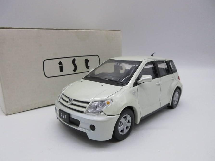 Amazon | 1/24 トヨタ 初代イスト ist カラーサンプル 非売品 ミニカー
