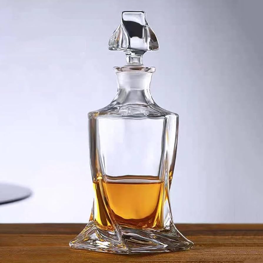 Amazon｜ウイスキー デキャンタ クリスタル,透明度の高いガラス