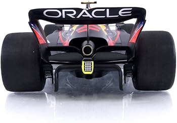 Amazon.com: Minichamps 1:18th Oracle Red Bull Racing #11 Sergio