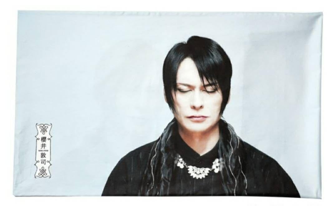 Amazon.co.jp: BUCK-TICK 枕カバー 櫻井敦司 完売品 異空ツアーグッズ