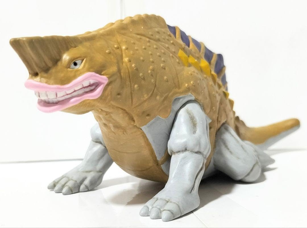 Amazon.co.jp: ガヴァドンB リペイント品 ウルト ラマン ソフビ