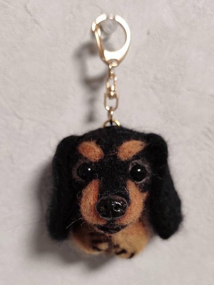 Amazon.co.jp: 羊毛フェルトブラックタンダックスフンドキーホルダー