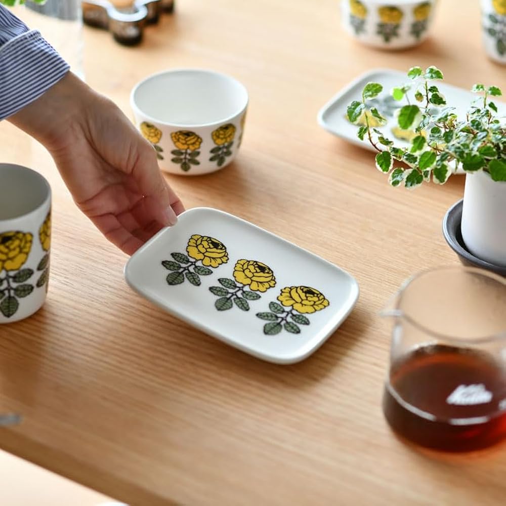 Amazon｜マリメッコ ヴィヒキルース プレート 15×12cm イエロー (55