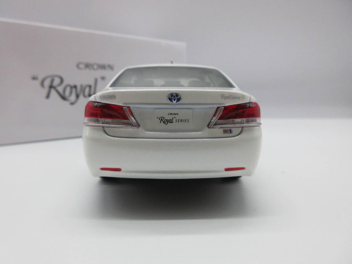 Amazon.co.jp: 130 トヨタ クラウンロイヤル ロイヤルサルーン 210系