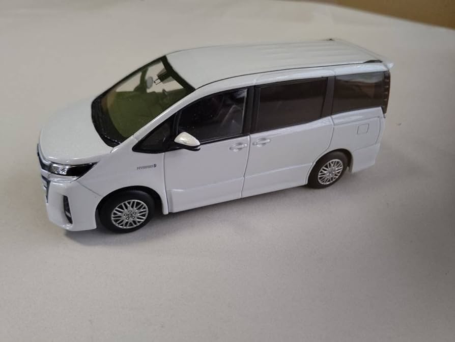 Amazon | 1/30 トヨタ ノア カラーサンプル ホワイトパールクリスタル