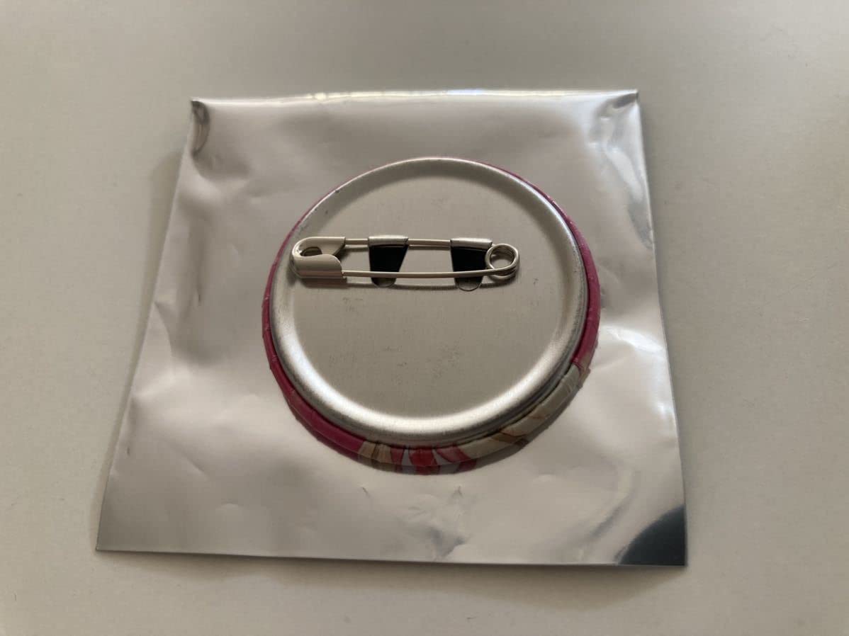 Amazon.co.jp: アニメイト特典缶バッジさとみくんすとろべりーねくす