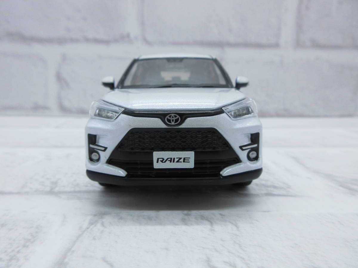ディーラー非売品】トヨタ ライズ カラーサンプル 1/30ホワイト