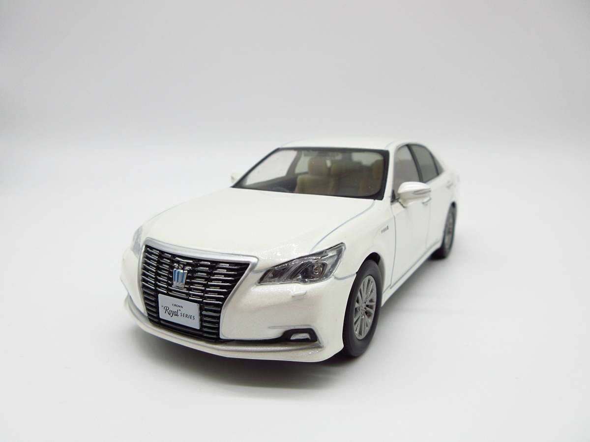 Amazon | 1/30 トヨタ クラウンロイヤル ロイヤルサルーン 210系 後期