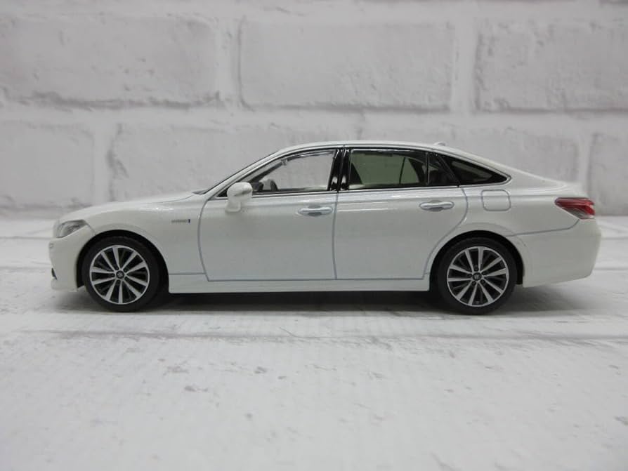 Amazon.co.jp: ミニカー 1/30 ミニカー クラウン ハイブリッド 220系