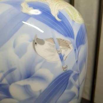 Amazon.co.jp: 深川製磁 宮内庁御用達 官窯染付 花鳥紋百合に雀 花瓶1