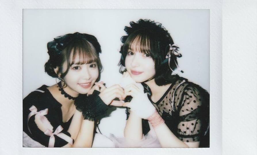 Amazon.co.jp: FRUITS ZIPPER 仲川瑠夏&早瀬ノエルペアチェキ : おもちゃ