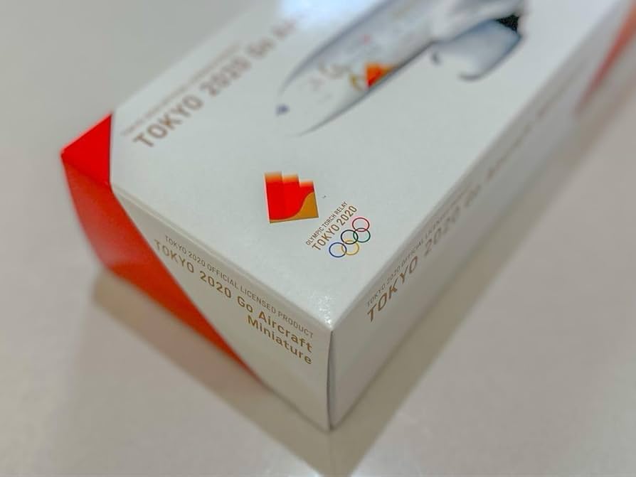 Amazon.co.jp: JAL 東京オリンピック2020聖火特別輸送機 1/200 モデル