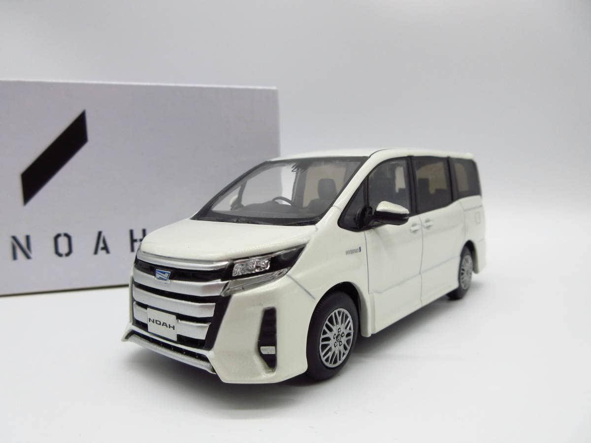 Amazon | 1/30 ミニカー 新型ノア ハイブリッド Si NOAH 後期 カラー