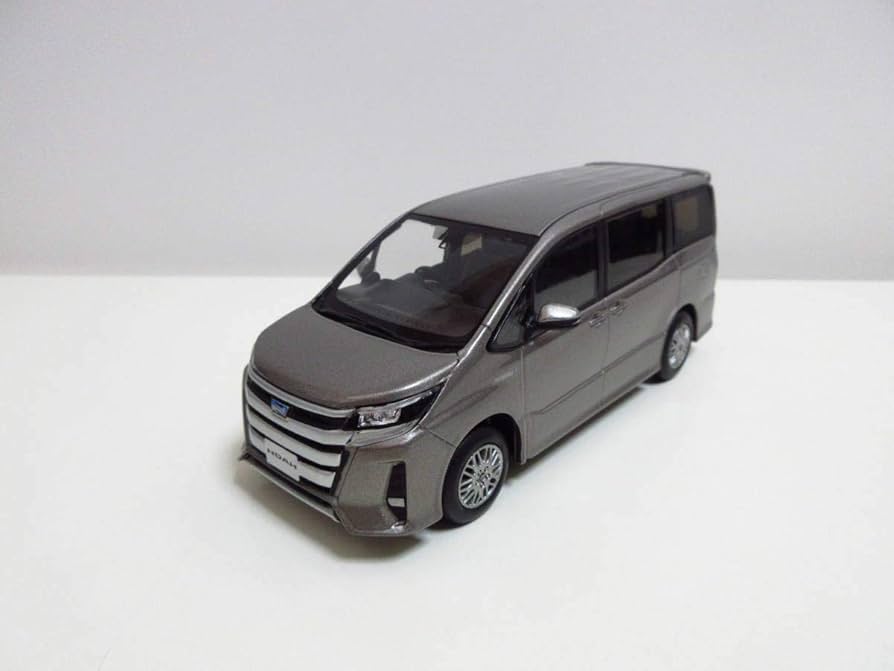 Amazon | 1/30 ミニカー ノア ハイブリッド Si 80 後期 NOAH カラー