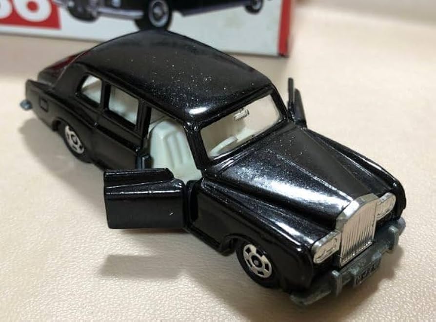 Amazon | トミカ ロールスロイス ファンタムⅥ 日本製 No.86 ミニカー